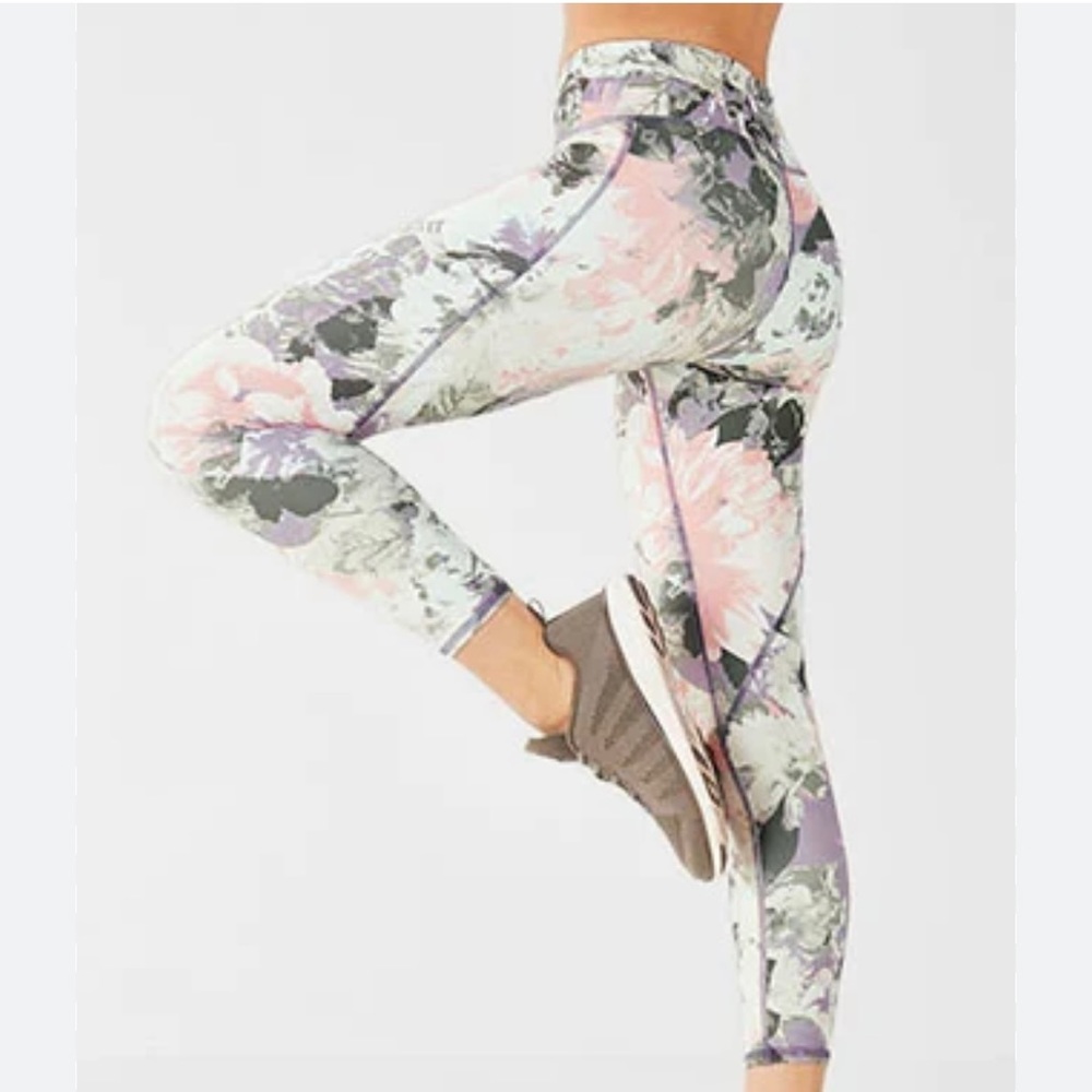 Fabletics | Gia Printed Powerlite Capri Leggings | Floral | Size XL